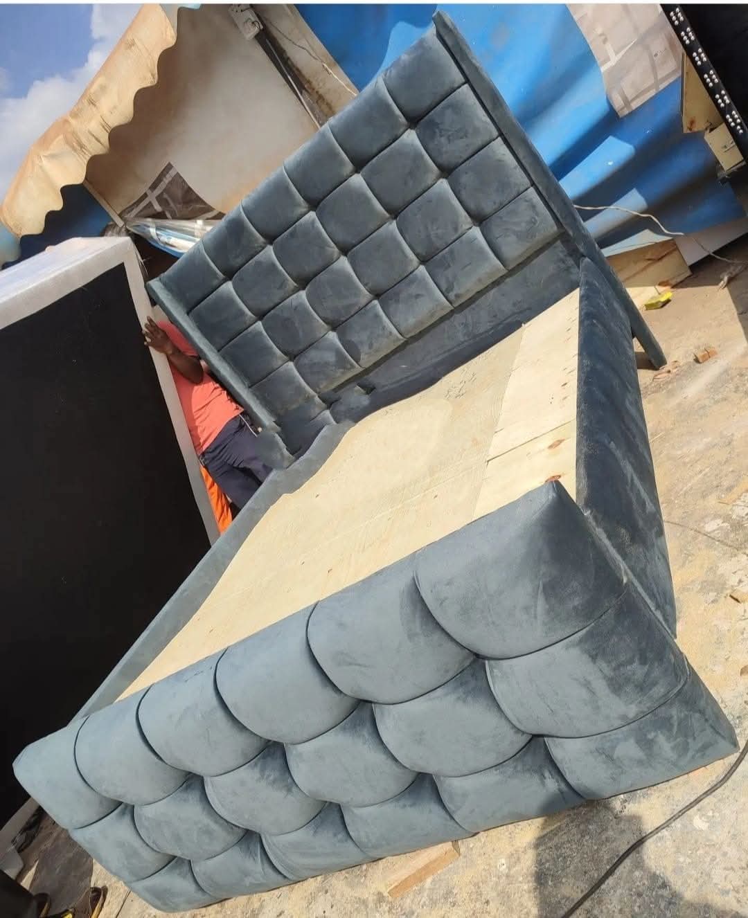 Aria Crescent Upholstered Bed